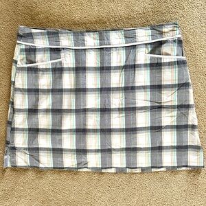 IZOD stretch golf skort